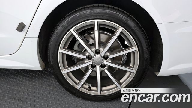 Audi A6 40 TFSI Premium C7 2018 — фото 21