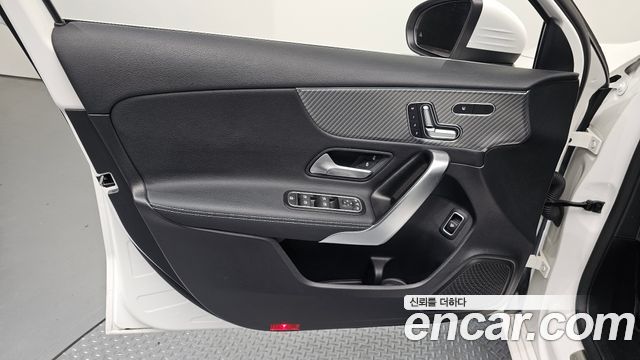 Mercedes-Benz A-Class (W177) A220 Sedan 2024 — фото 24