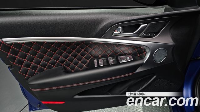 Genesis G70 Shooting Brake Gasoline 2.5T 4WD 2025 — фото 30