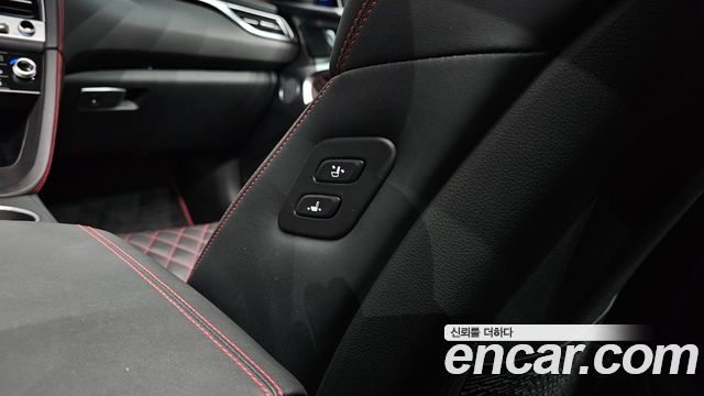 Genesis G70 Shooting Brake Gasoline 2.5T 4WD 2025 — фото 35