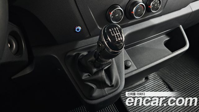 Renault Korea Master 2.3 15-Seater 2020 — фото 9