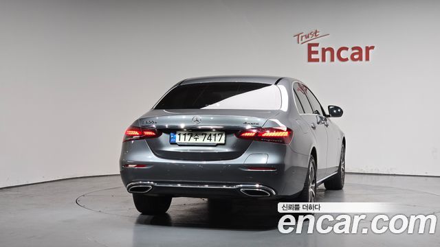 Mercedes-Benz E-Class (W213) E300e 4MATIC Exclusive 2021 — фото 4