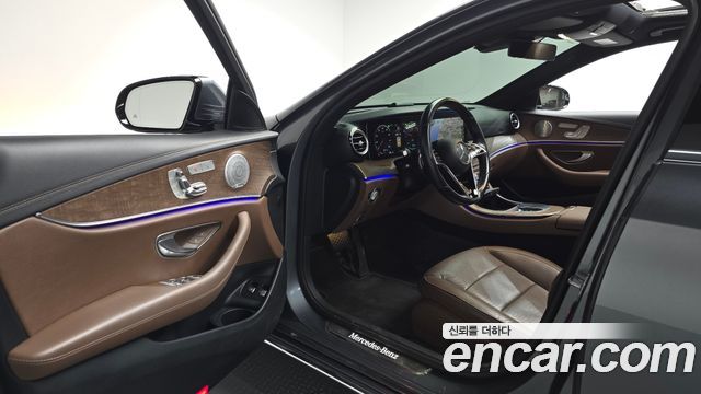 Mercedes-Benz E-Class (W213) E300e 4MATIC Exclusive 2021 — фото 10
