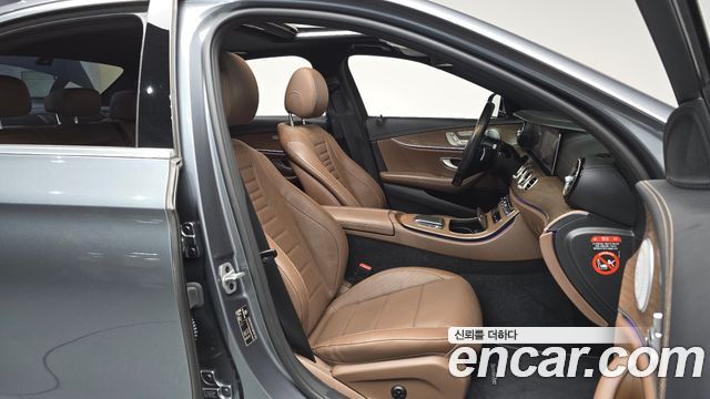 Mercedes-Benz E-Class (W213) E300e 4MATIC Exclusive 2021 — фото 11