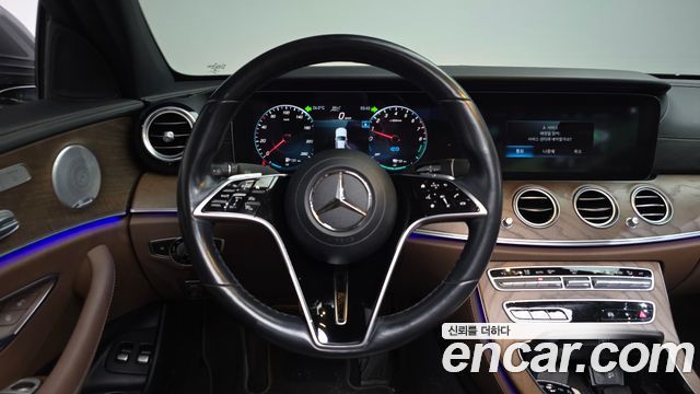 Mercedes-Benz E-Class (W213) E300e 4MATIC Exclusive 2021 — фото 13