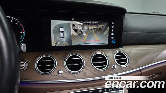 Mercedes-Benz E-Class (W213) E300e 4MATIC Exclusive 2021 — фото 15
