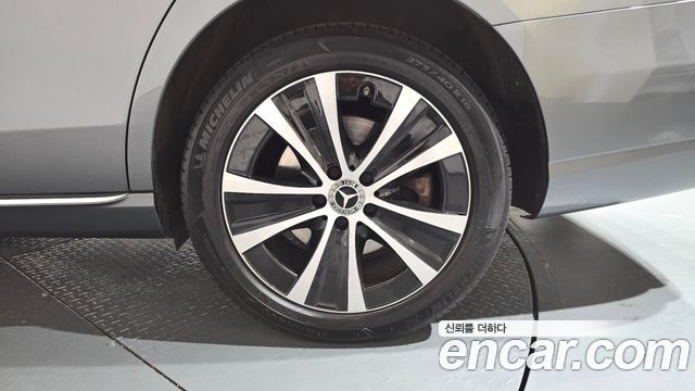 Mercedes-Benz E-Class (W213) E300e 4MATIC Exclusive 2021 — фото 21