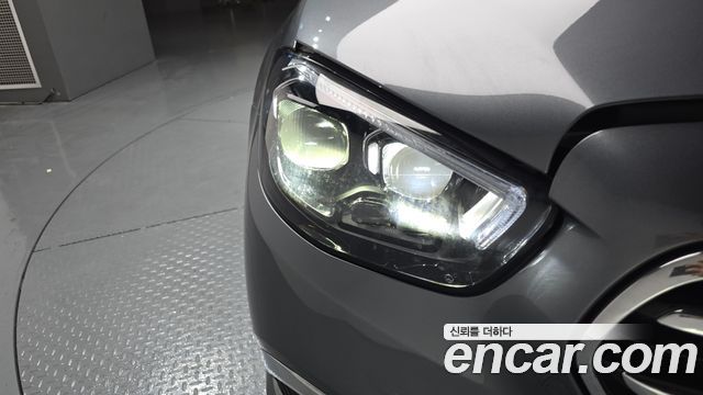 Mercedes-Benz E-Class (W213) E300e 4MATIC Exclusive 2021 — фото 22