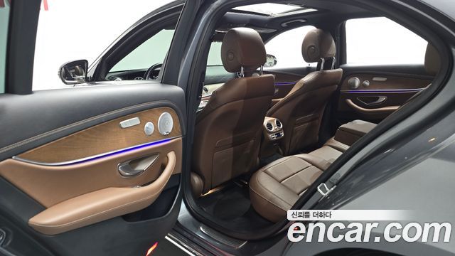 Mercedes-Benz E-Class (W213) E300e 4MATIC Exclusive 2021 — фото 26