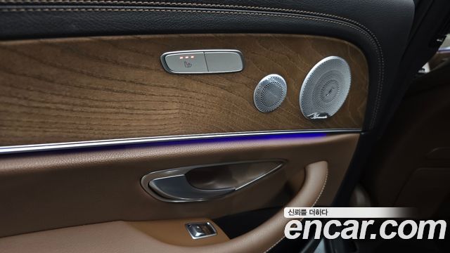 Mercedes-Benz E-Class (W213) E300e 4MATIC Exclusive 2021 — фото 28