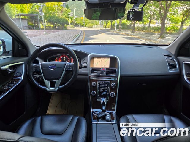Volvo XC60 D4 1st 2017 — фото 9