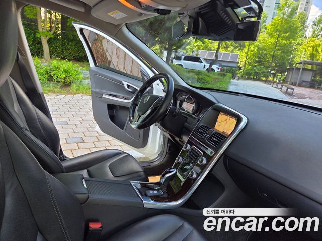 Volvo XC60 D4 1st 2017 — фото 18
