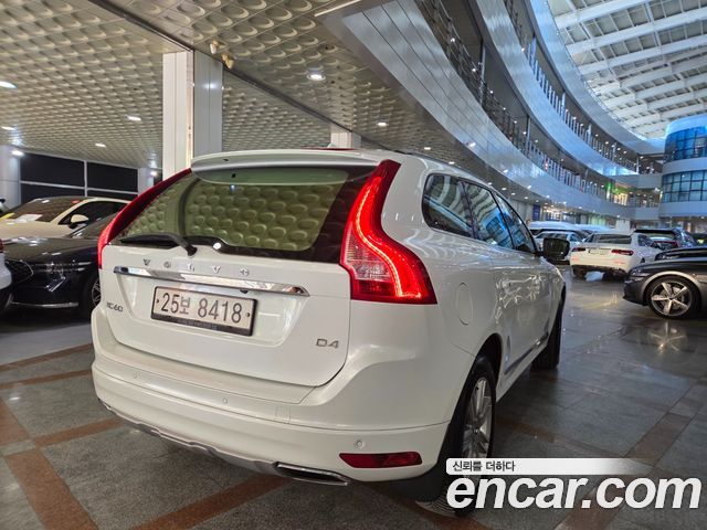 Volvo XC60 D4 1st 2017 — фото 21