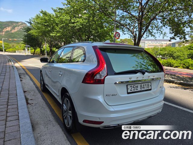 Volvo XC60 D4 1st 2017 — фото 22