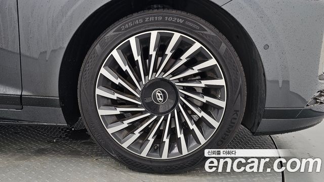 Hyundai Grandeur (GN7) 2,5 Gasoline 2WD Calligraphy 2023 — фото 5
