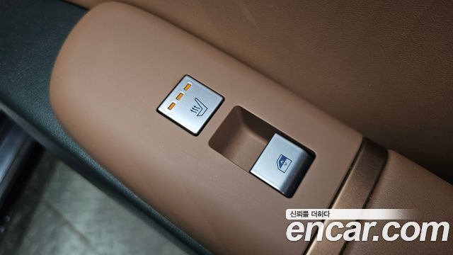 Hyundai Grandeur (GN7) 2,5 Gasoline 2WD Calligraphy 2023 — фото 23