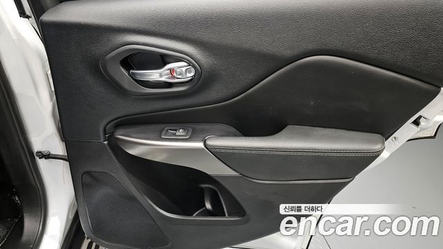 Jeep Cherokee (KL) 2.4 Limited AWD 2020 — фото 25