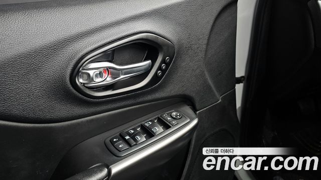 Jeep Cherokee (KL) 2.4 Limited AWD 2020 — фото 27