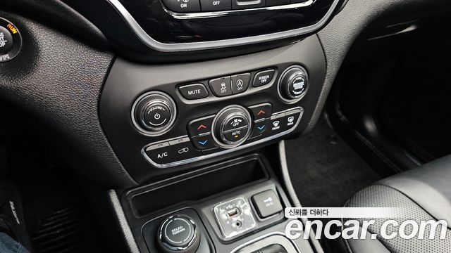Jeep Cherokee (KL) 2.4 Limited AWD 2020 — фото 30