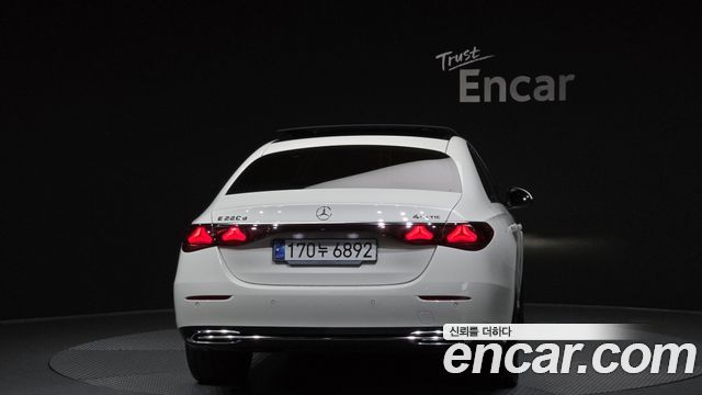 Mercedes-Benz E-Class (W214) E220d 4MATIC Exclusive 2024 — фото 4