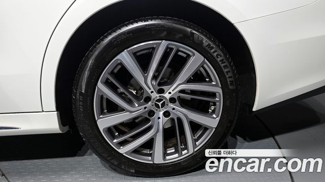Mercedes-Benz E-Class (W214) E220d 4MATIC Exclusive 2024 — фото 21