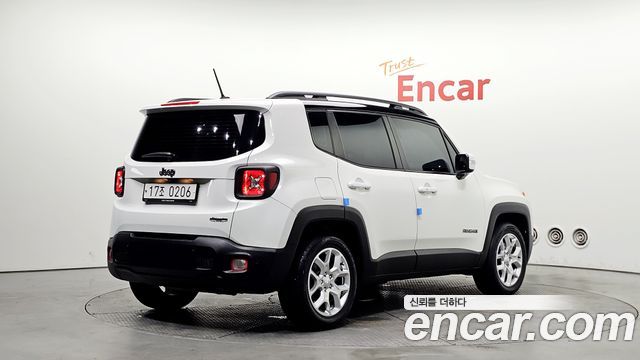 Jeep Renegade 2.4 Longitude 2016 — фото 2