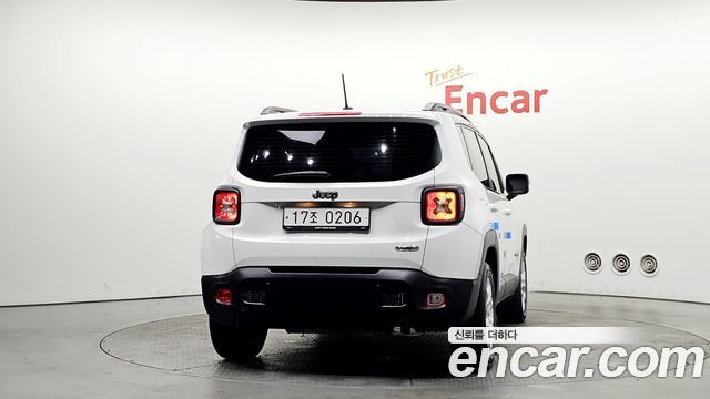 Jeep Renegade 2.4 Longitude 2016 — фото 4