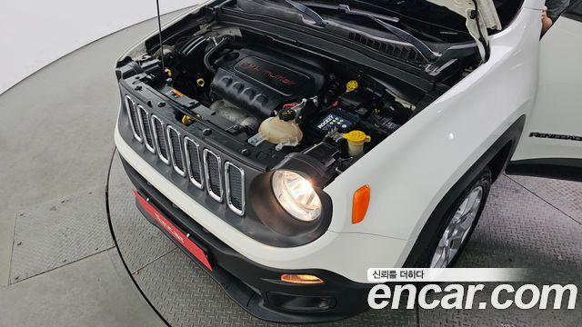 Jeep Renegade 2.4 Longitude 2016 — фото 6