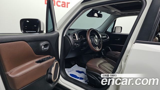 Jeep Renegade 2.4 Longitude 2016 — фото 10