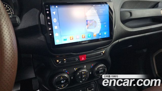 Jeep Renegade 2.4 Longitude 2016 — фото 16