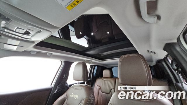 Jeep Renegade 2.4 Longitude 2016 — фото 19