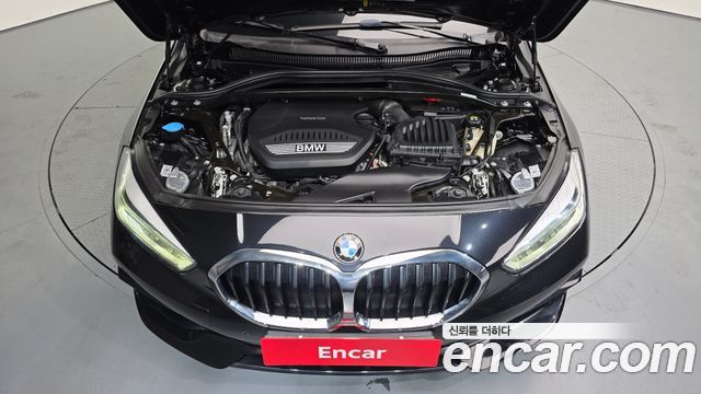BMW 1 Series (F40) 118d Sport 2021 — фото 6