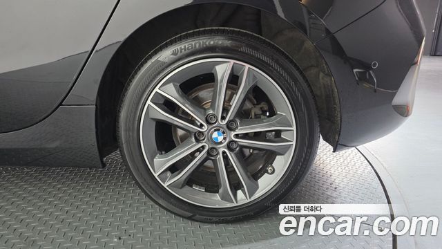 BMW 1 Series (F40) 118d Sport 2021 — фото 21