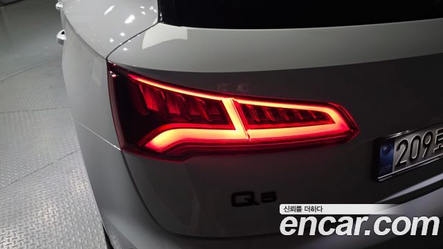 Audi Q5 (FY) 50 TDI Quattro Premium 2020 — фото 23
