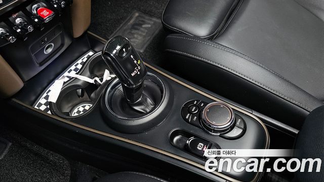 MINI Cooper D Countryman ALL4 HIGH 2nd 2018 — фото 9