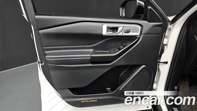 Ford Explorer (VI) 2.3 LimIted 4WD 2020 — фото 24