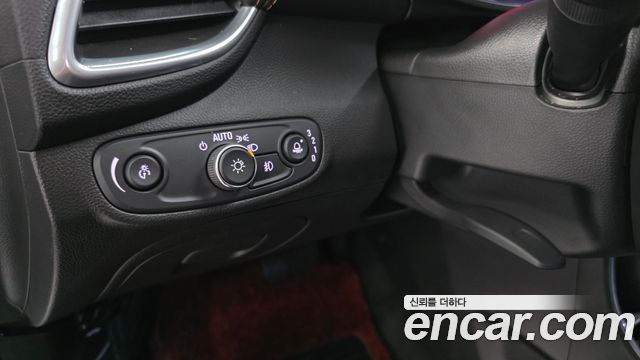 Chevrolet Trax 1.4 Premier 2020 — фото 14