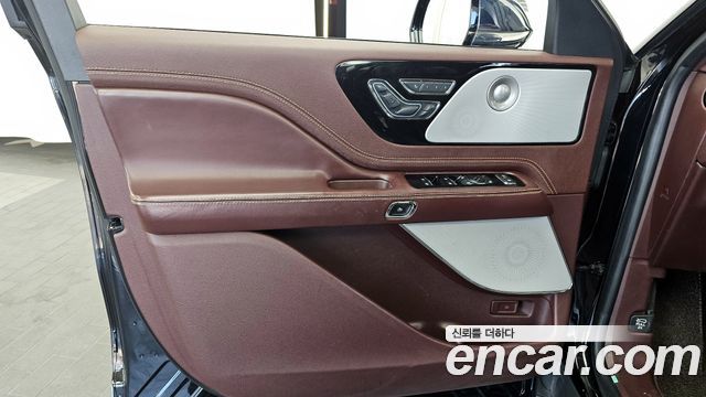 Lincoln Aviator (II) 3.0 Black Label AWD 2021 — фото 24
