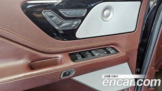 Lincoln Aviator (II) 3.0 Black Label AWD 2021 — фото 29