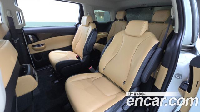 Kia Carnival (IV) Diesel 9-Seater Prestige 2023 — фото 12