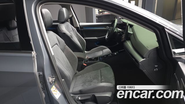 Volkswagen Golf (VIII) 2.0 TDI Prestige 2025 — фото 11