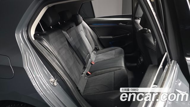 Volkswagen Golf (VIII) 2.0 TDI Prestige 2025 — фото 12