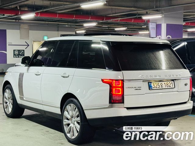 Land Rover Range Rover (IV) 4.4 SDV8 Vogue SE DIESEL 2016 — фото 2