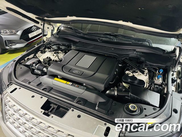 Land Rover Range Rover (IV) 4.4 SDV8 Vogue SE DIESEL 2016 — фото 6