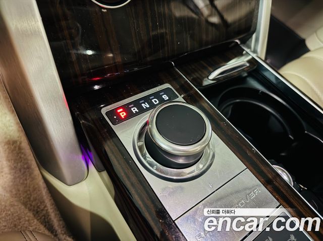 Land Rover Range Rover (IV) 4.4 SDV8 Vogue SE DIESEL 2016 — фото 9