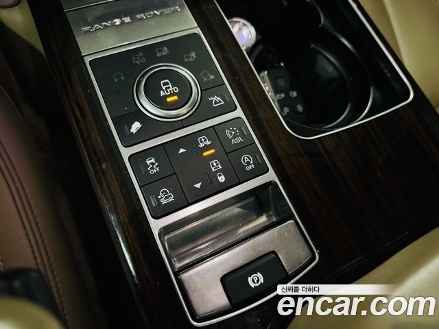 Land Rover Range Rover (IV) 4.4 SDV8 Vogue SE DIESEL 2016 — фото 21