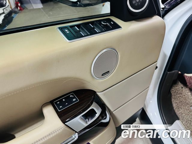 Land Rover Range Rover (IV) 4.4 SDV8 Vogue SE DIESEL 2016 — фото 23