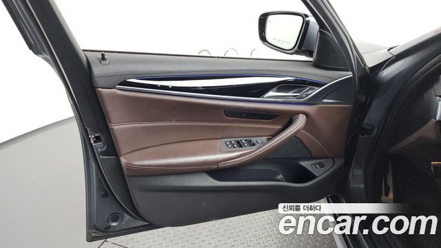 BMW 5 Series (G30) 530i M Sport Package Plus 2019 — фото 24