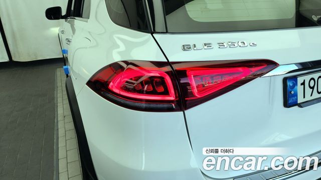 Mercedes-Benz GLE-Class (W167) GLE350e 4MATIC 2022 — фото 29