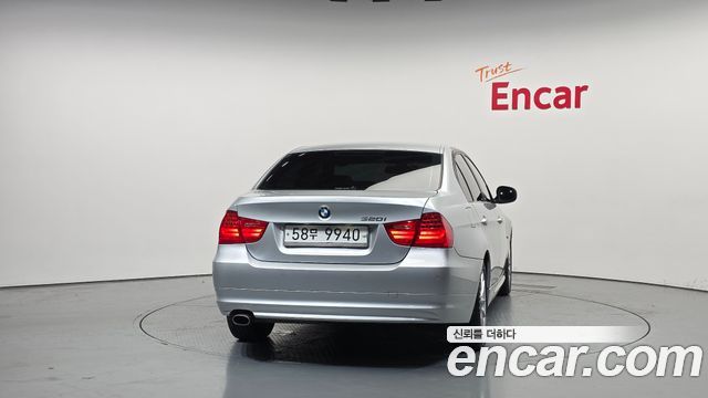 BMW 3 Series (E90) 320i Sedan 2011 — фото 4
